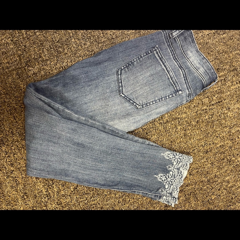 Vanilla star ankle cut jeans. Size 9 light wash